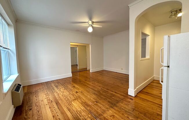 Studio, 1 bath, 350 sqft, $1,350, Unit 755-209
