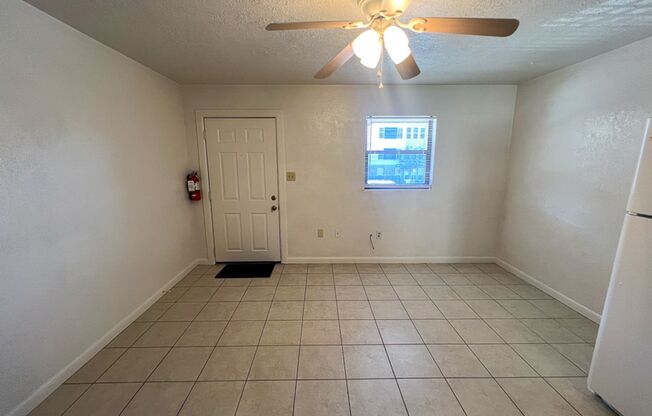 1 bed, 1 bath, 472 sqft, $950, Unit 6