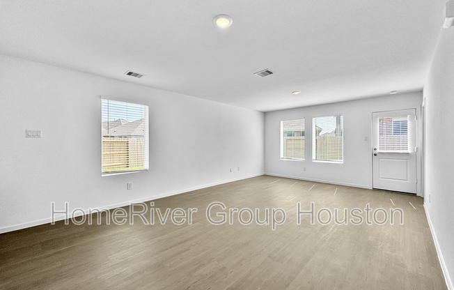5823 STANDPIPER LOOP