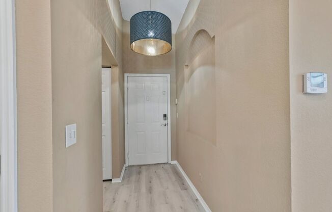 Gorgeous Condo in Soughtafter Intracoatsal West Neighborhood!