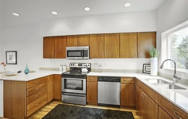 $1000 Off Your 1st month on this Immaculate 3 bed 3.5 bath!