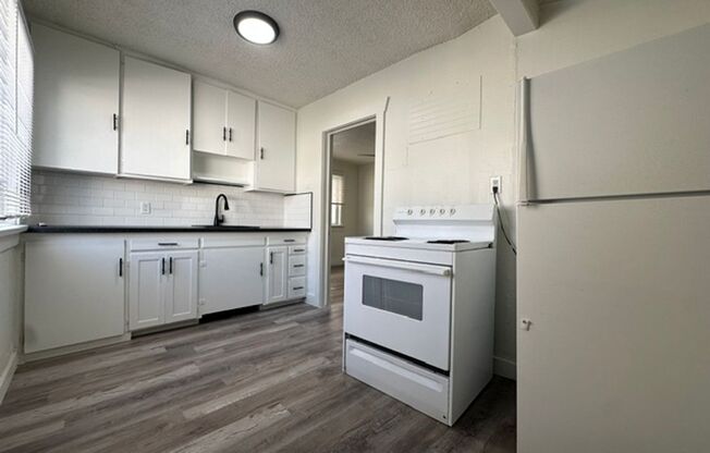 1 bed, 1 bath, $1,199, Unit 8