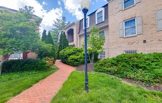 Big and Beautiful 2 Bedroom, 2 Full Bathroom, North Bethesda Condo!