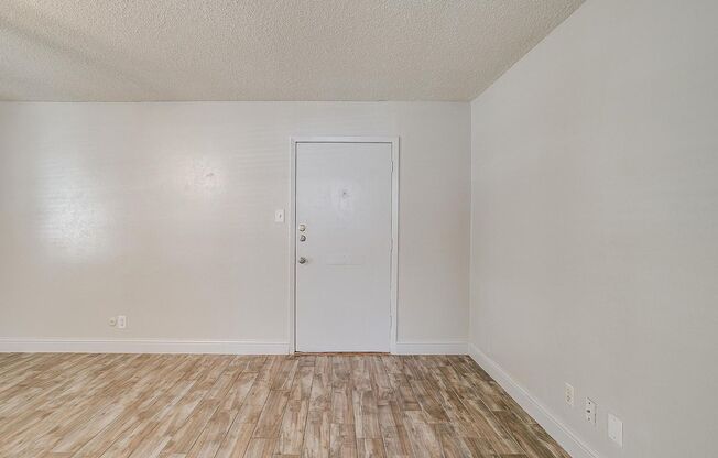 Cute condo off Vickery in Fort Worth - Ready for move in!