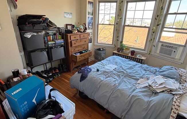 2 beds, 1 bath, 1,000 sqft, $1,295, Unit 19