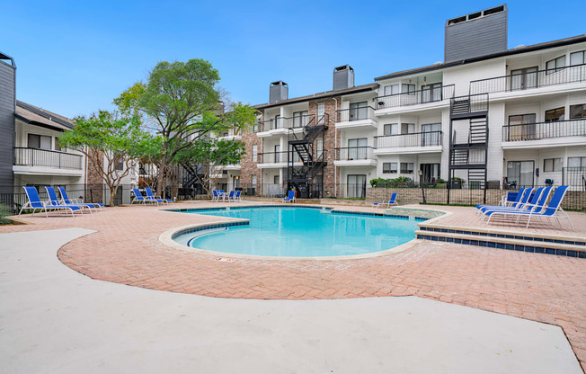 the preserve at ballantyne commons apartments swimming pool and building exterior