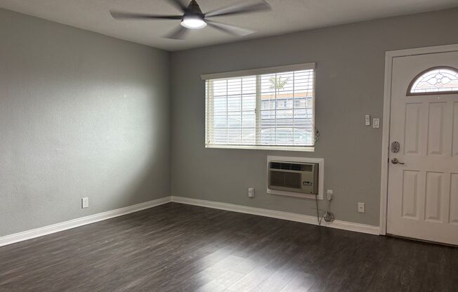 2 beds, 1 bath, 800 sqft, $2,470, Unit 320-07