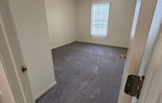 3 beds, 2 baths, 1,360 sqft, $1,489, Unit 31