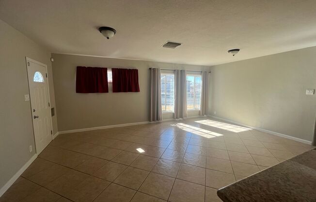 3 beds, 1 bath, $1,600