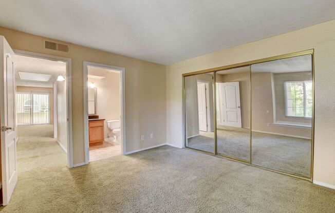 3 beds, 2 baths, $1,520, Unit # 1039