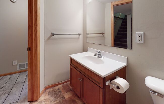 Affordable 5-Bedroom House / Close to U of M Campus