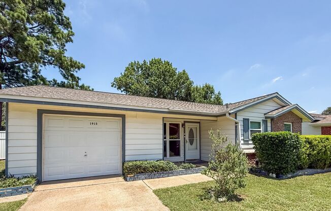 Charming Updated Home in Prime Irving Location!
