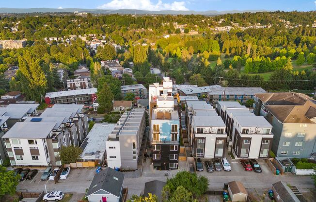 Studio, 1 bath, 295 sqft, $1,295, Unit 205