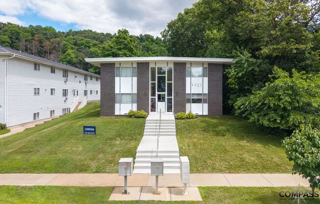 1215 S Dewey St Apartments