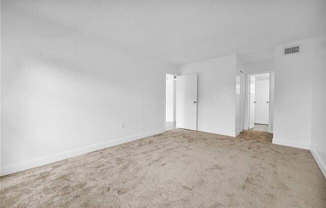 1 bed, 1 bath, 725 sqft, $1,695, Unit V214