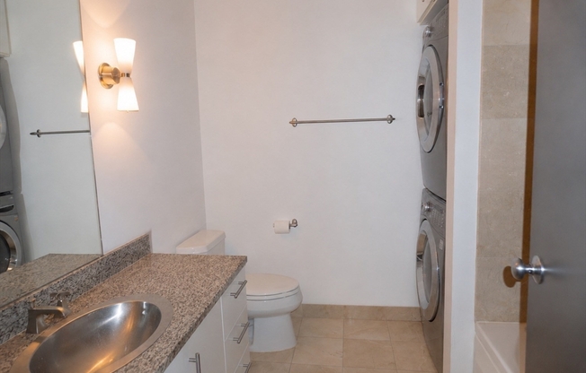 1 bed, 1 bath, 829 sqft, $4,300, Unit 210