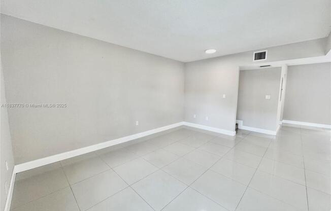 3840 SW 52 AVE
