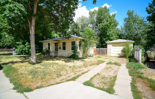 Amazing 2 Bedroom, 1 Bathroom Cottage in Old Town Fort Collins!