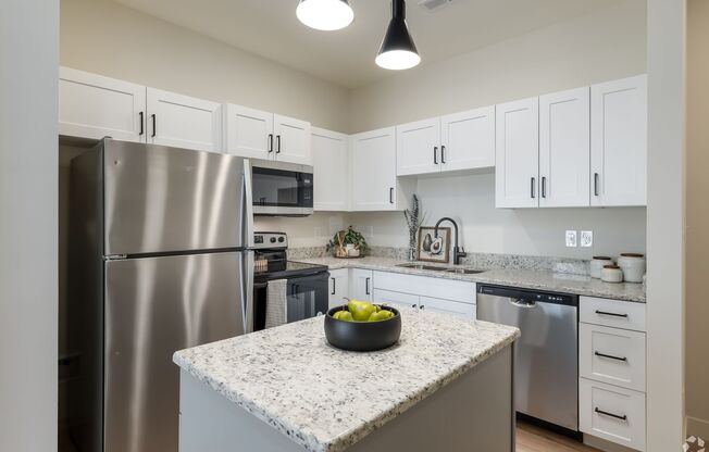 2 beds, 1 bath, 741 sqft, $1,690, Unit 1737-210