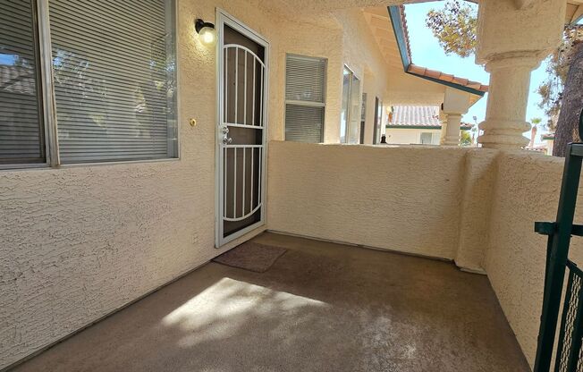 Lovely Upstairs Condo