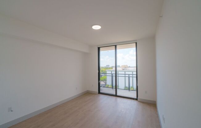 3 beds, 2 baths, 1,299 sqft, $3,600, Unit 525
