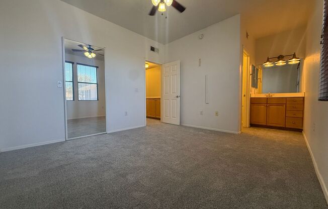 2 beds, 2.5 baths, $1,900, Unit APARTMENT 1271