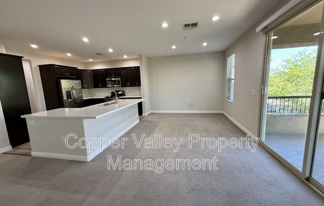 2425 W BRONCO BUTTE TRL 