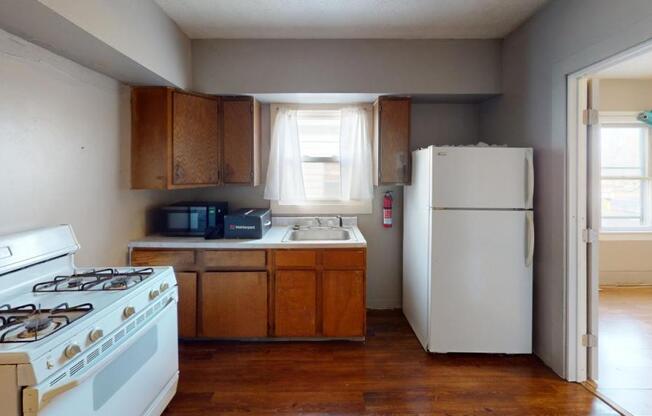 373 W AVE