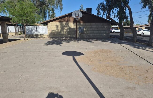 1 bed, 1 bath, 570 sqft, $899, Unit 16621-13