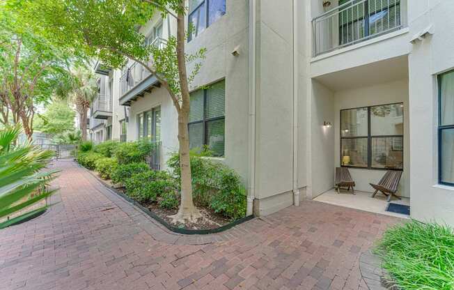 Courtyard View at Vue Fitzhugh, Dallas, TX