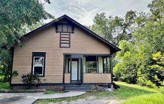 NICE 3BR/1BA Lakeland Home w/Large Covered Porch. NO APPLICATION FEE!