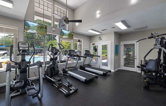 the gym at the preserve at polk apartments