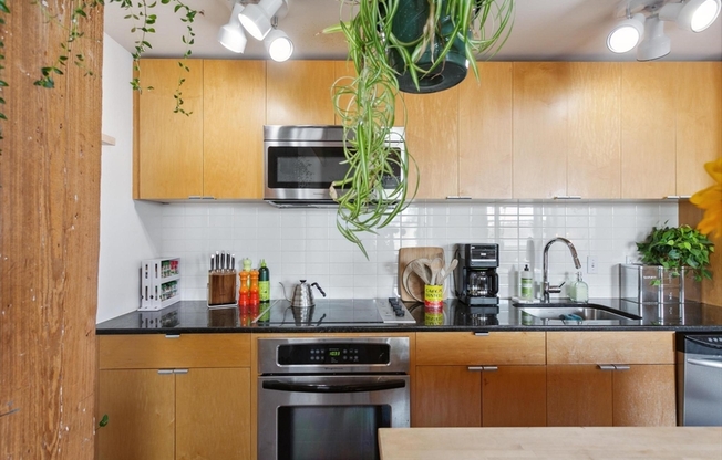 1 bed, 1 bath, 732 sqft, $3,500, Unit 216