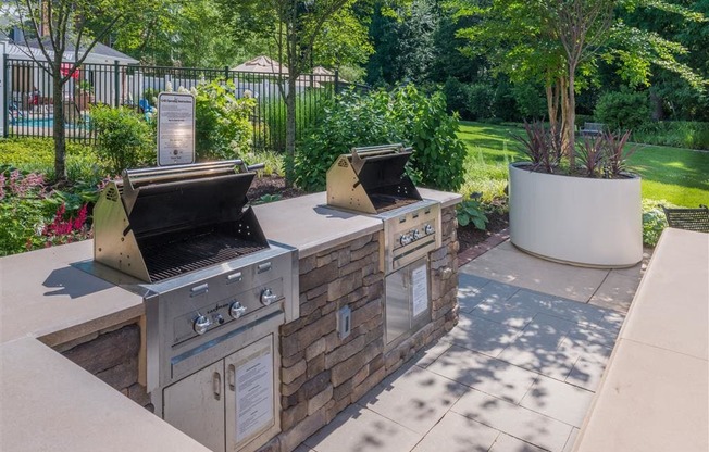 Outdoor Gas Grills at Evergreens at Columbia Town Center, MD 21044