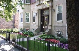 1017 W DAKIN