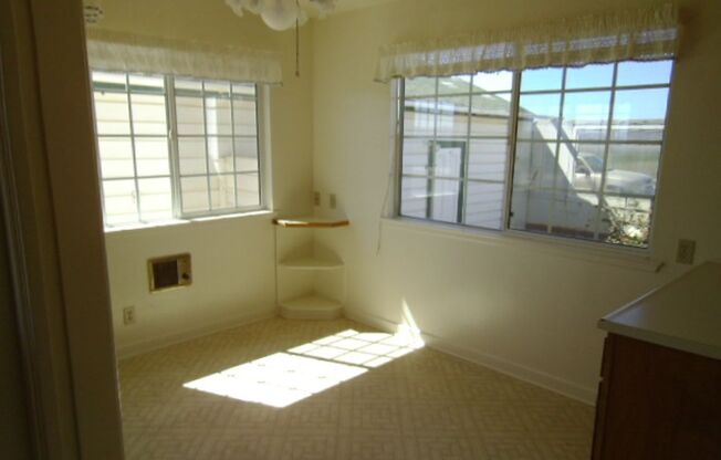 3 beds, 1 bath, $2,595