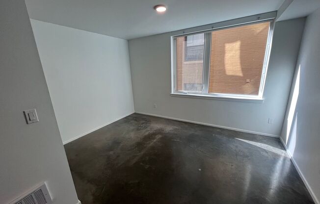 Studio, 1 bath, 310 sqft, $1,225, Unit 404