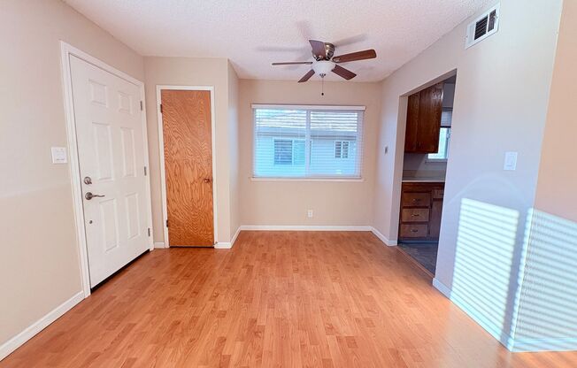 5154 Connecticut Dr #4 - Sacramento 95841