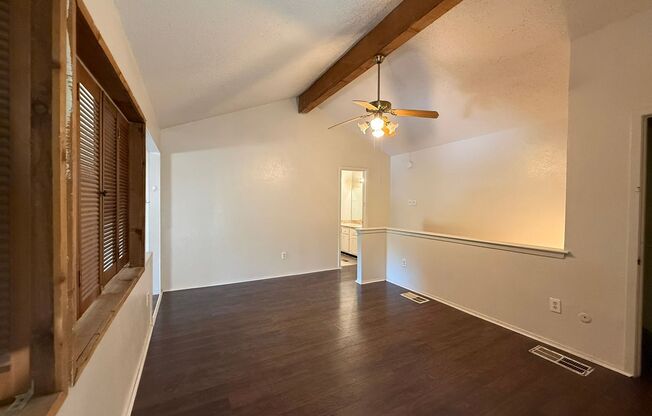 2 beds, 1.5 baths, $895, Unit APARTMENT 1305