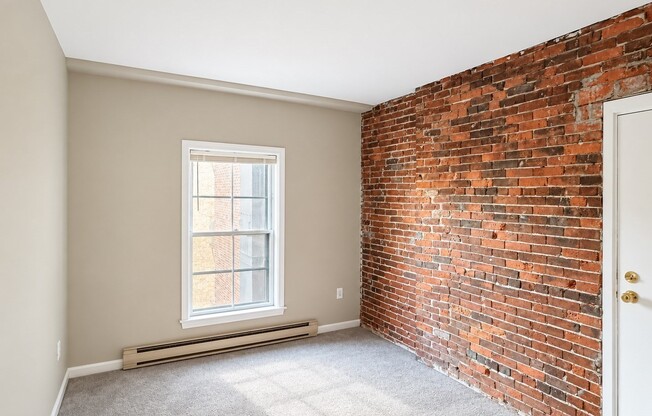 2 beds, 1 bath, 850 sqft, $3,850, Unit TEN