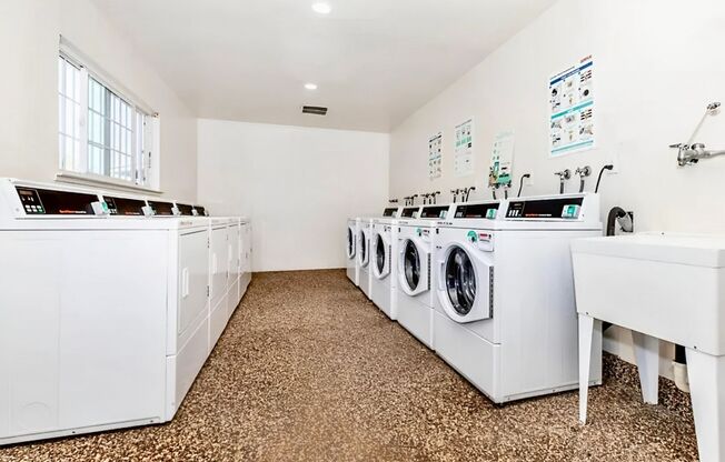 1 bed, 1 bath, 651 sqft, $1,300