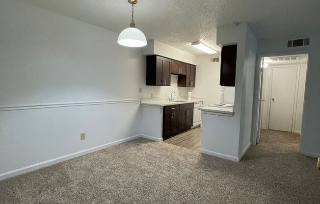 1 bed, 1 bath, 710 sqft, $900, Unit 144