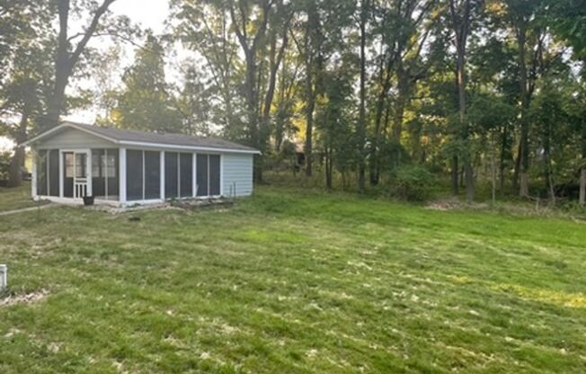 Cute 2 Bedroom Home in West Bloomfield