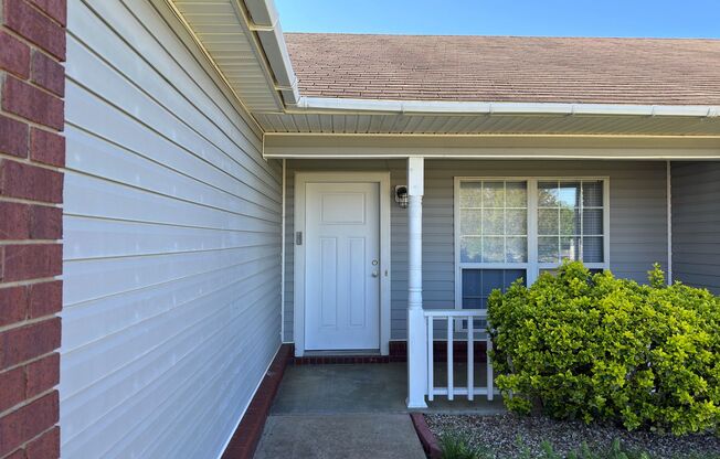 * MOVE-IN SPECIAL * Beautifully Remodeled 3 Bed/2 Bath/2-Car Garage in Greenwood