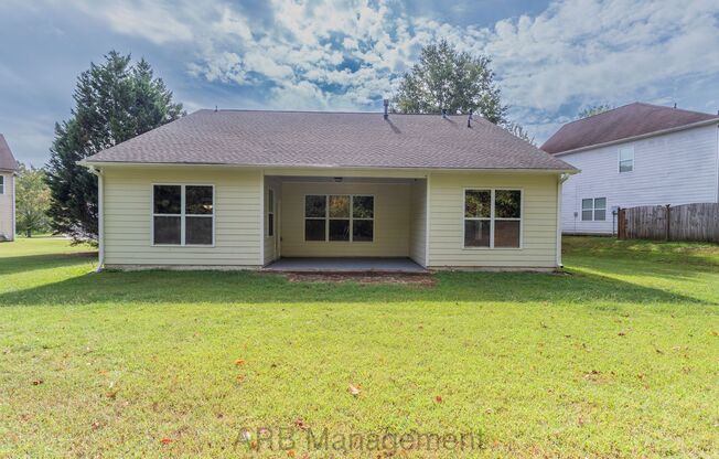 Charming 3-Bedroom Ranch in The Glen at Stewart Mills – Your Perfect Home Awaits!