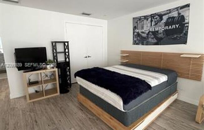 1 bed, 2 baths, $3,600, Unit # 811