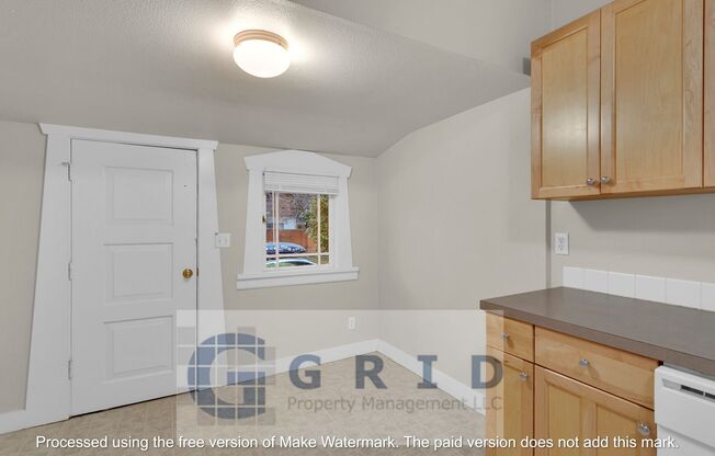 2 beds, 1 bath, $2,195