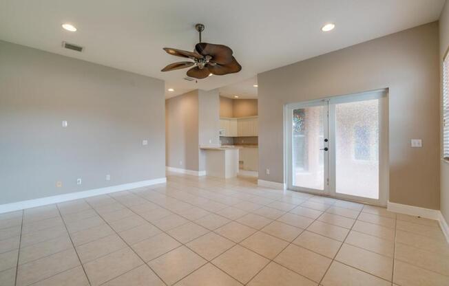 4539 SW 6 PL