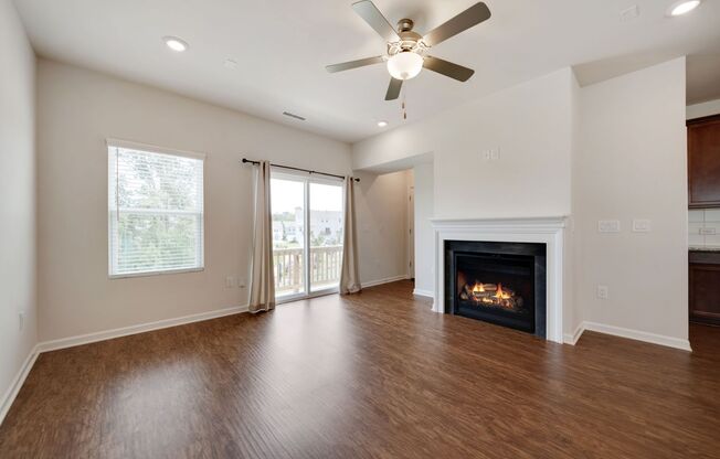 Available Early August! 4 Bed, 3.5 Ba in W.Cary - Pet Friendly!