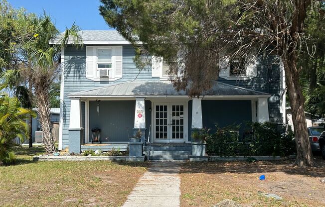 Fantastic Palmetto Multi-unit located just past Downtown Bradenton!